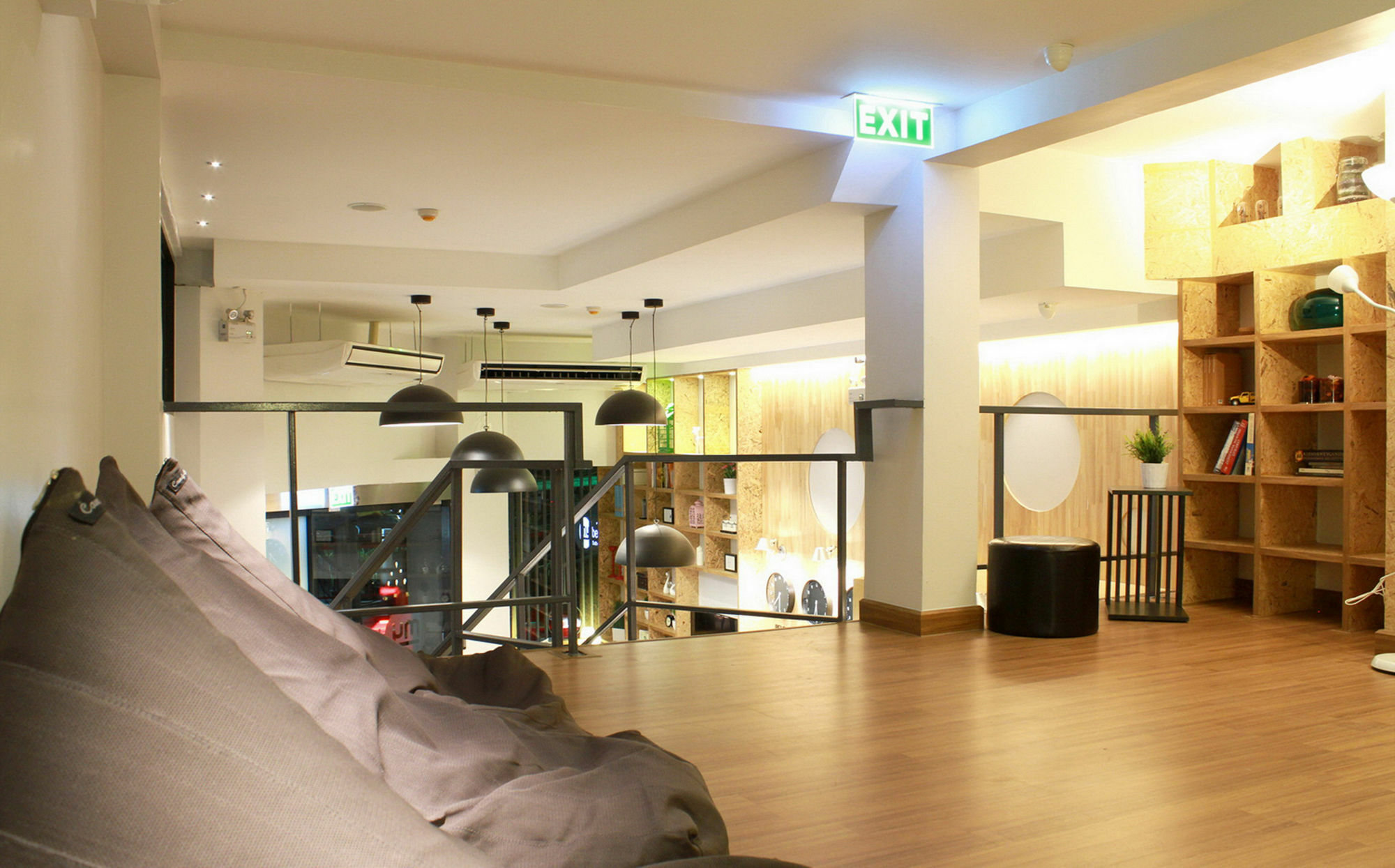 Mybed Sathorn Hotel Bangkok Ngoại thất bức ảnh